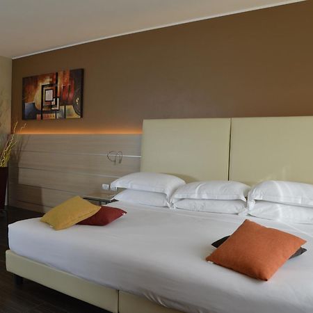 Best Western Plus Soave Hotel 圣博尼法乔 外观 照片