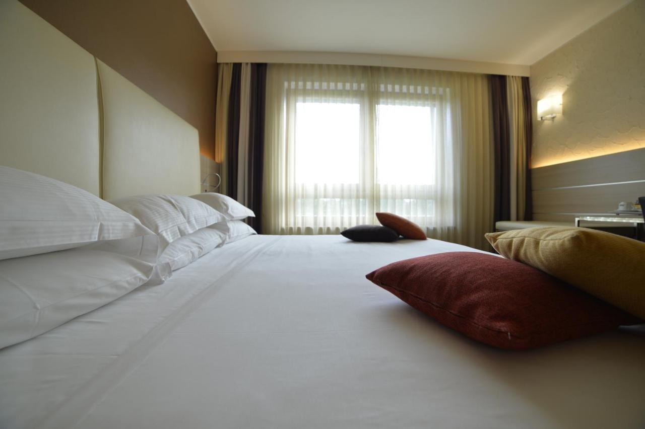 Best Western Plus Soave Hotel 圣博尼法乔 外观 照片